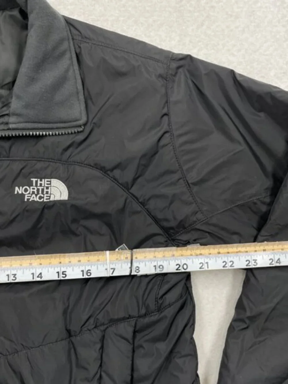 The North Face Black Nylon Zip Up Lightweight Puffer Jacket Men's S